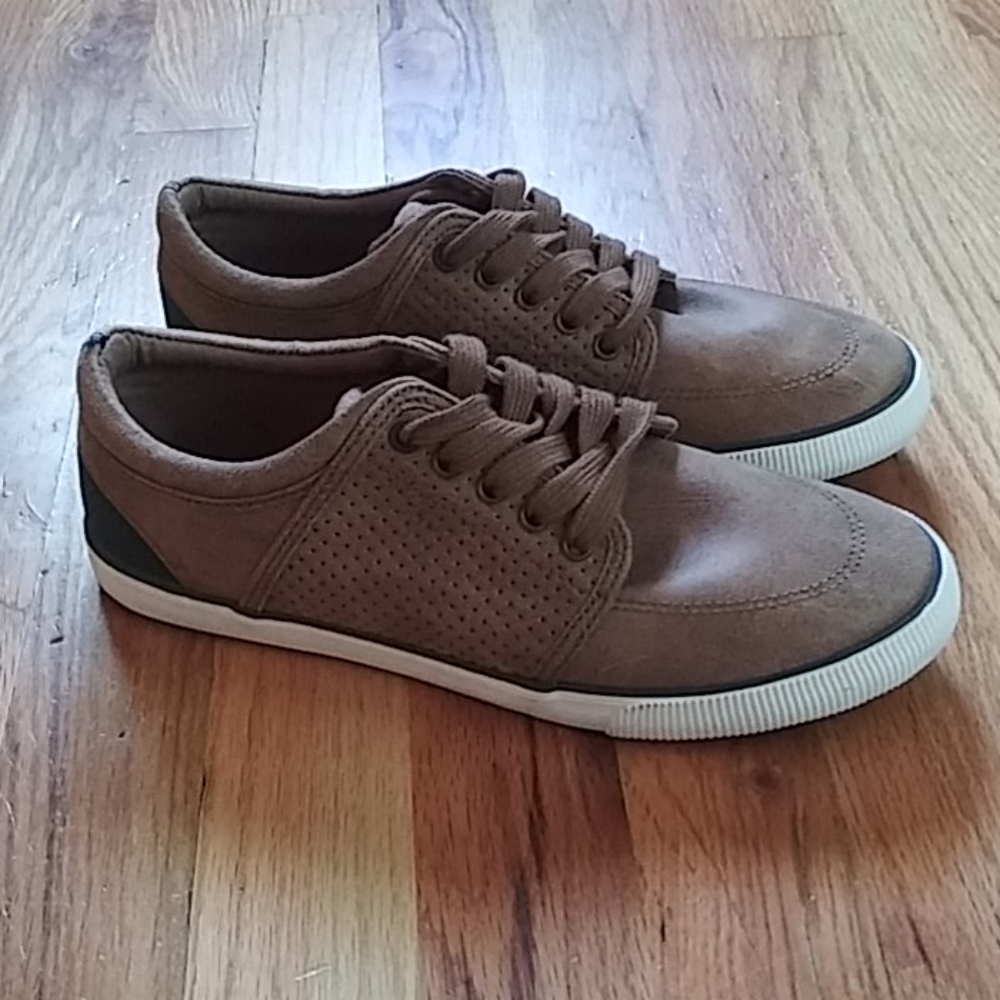 Boys Wesley Suede Sneakers Cat & Jack target 6 tan shoes